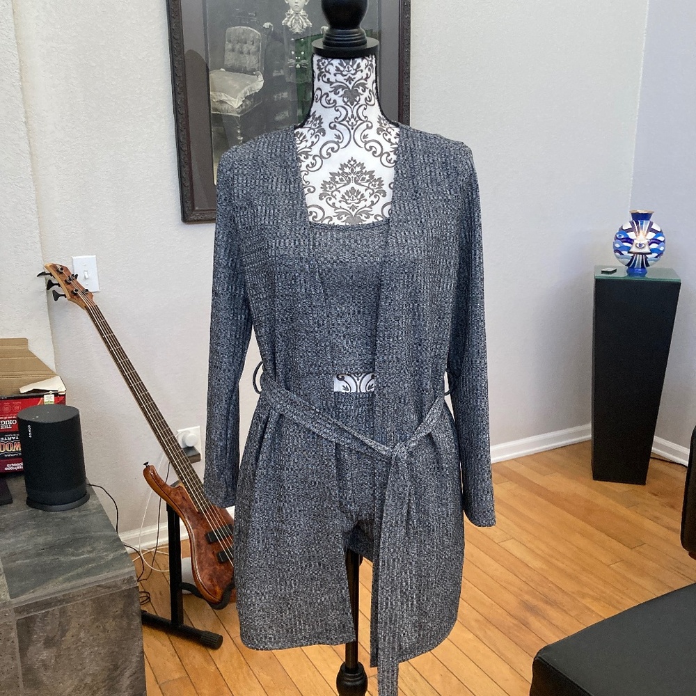 🍀 4 for $24: 3 pce dark grey lounge set